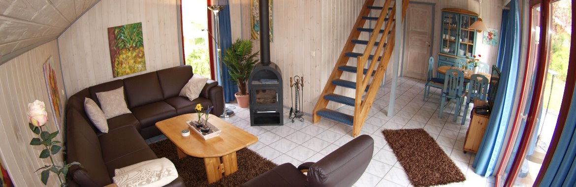Wohnzimmer mit Kamin